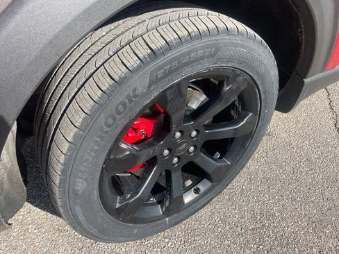 Used 2020 Ford Explorer ST w/ ST Street Pack image 10