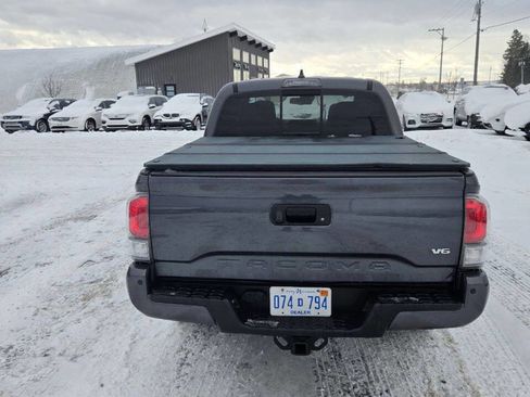 Used 2020 Toyota Tacoma TRD Off-Road w/ Technology Package image 9