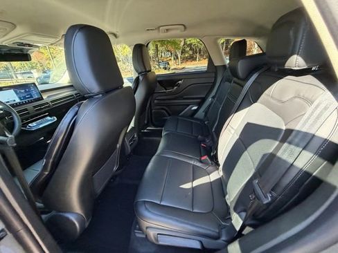 New 2026 Lincoln Corsair Premiere image 12