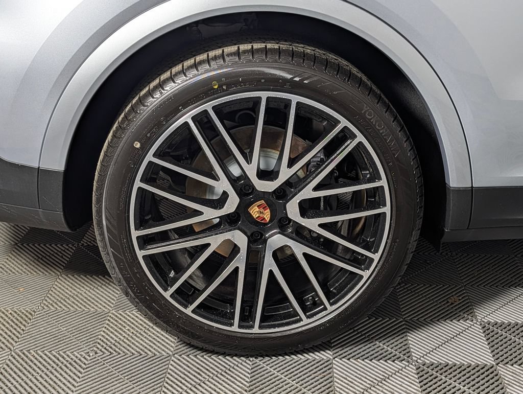 New 2026 Porsche Cayenne AWD/4WD image 13