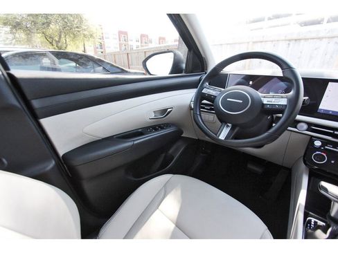 Used 2025 Hyundai Tucson SEL FWD image 9