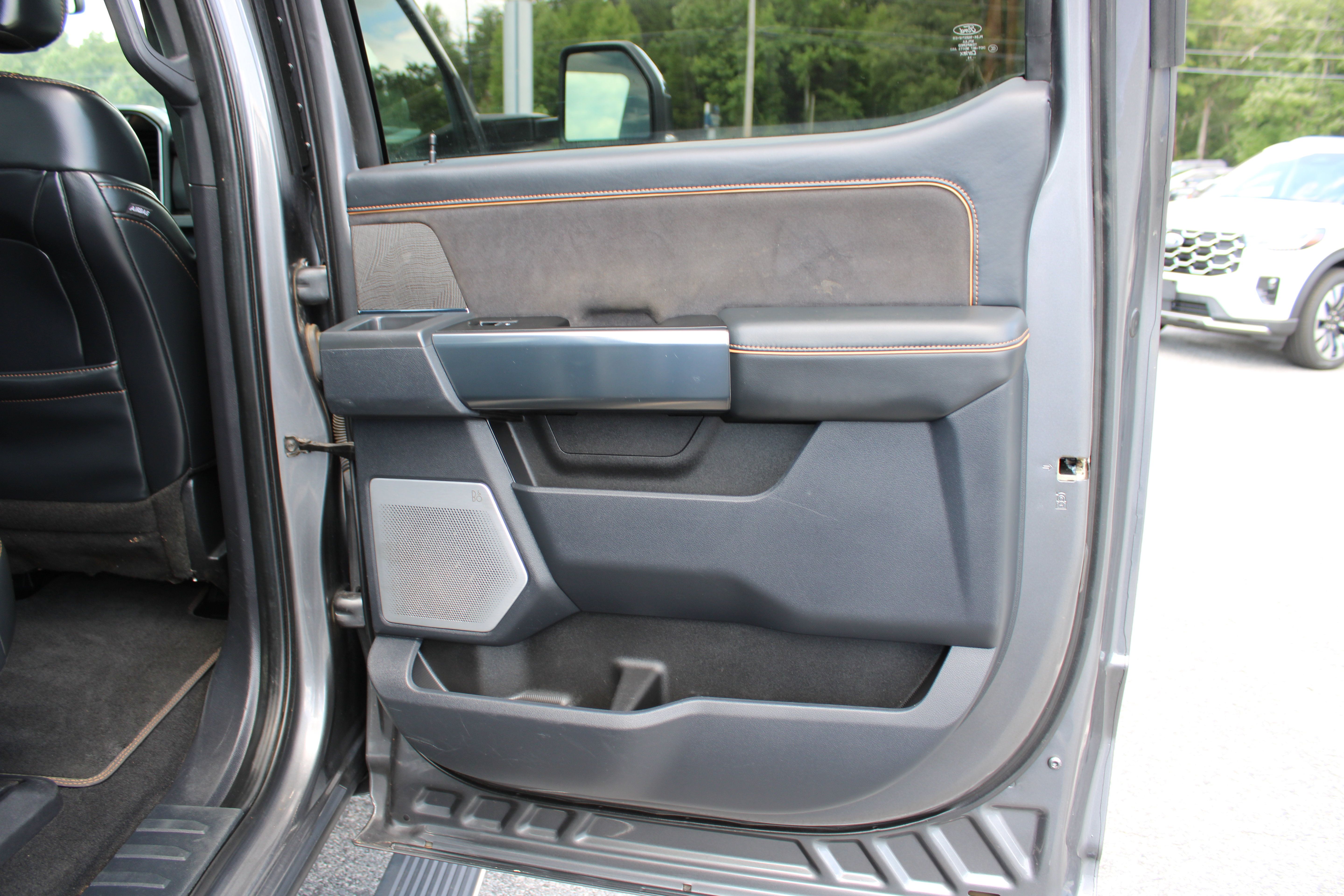Used 2024 Ford F350 Platinum w/ FX4 Off-Road Package AWD/4WD image 14