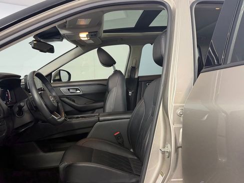 Used 2023 Nissan Rogue Platinum w/ Platinum Premium Package image 22