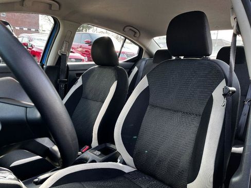 Used 2021 Nissan Versa SV image 19