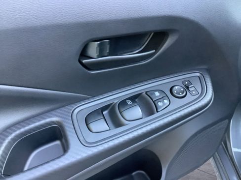 Used 2025 Nissan Versa S w/ Trunk Package image 23