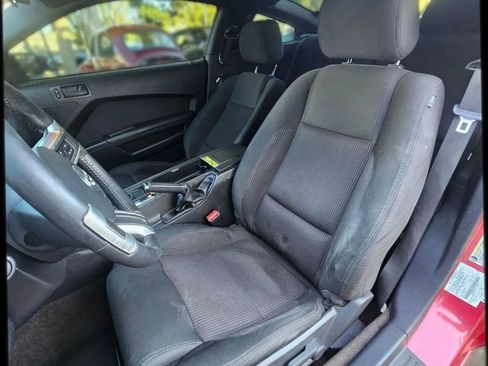 Used 2013 Ford Mustang Coupe image 12