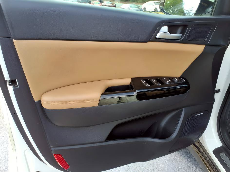 Used 2020 Kia Sportage SX FWD image 18