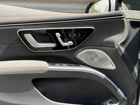 Used 2022 Mercedes-Benz EQS 450+ Sedan image 11