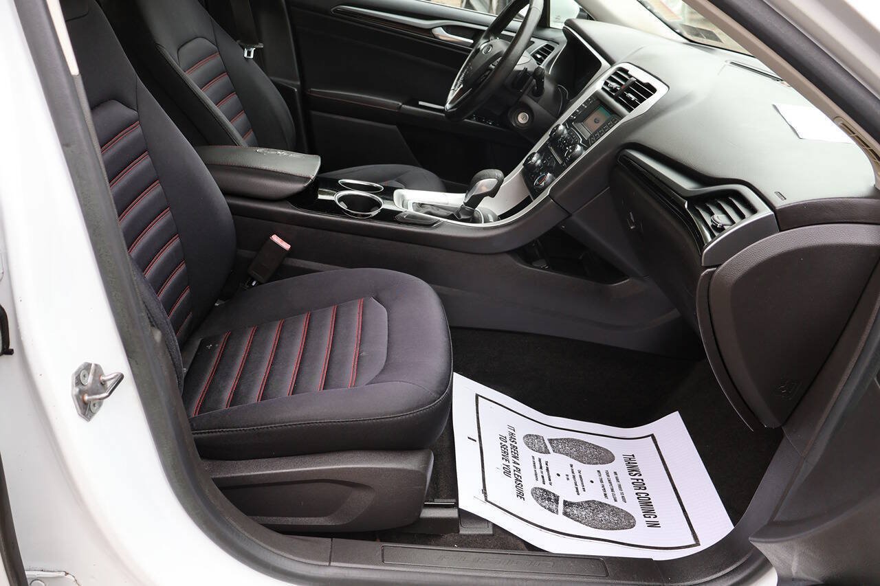 Used 2013 Ford Fusion SE FWD image 20