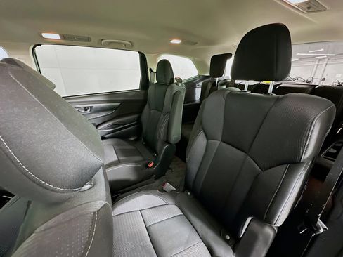 Used 2024 Subaru Ascent Premium w/ Convenience Package image 26