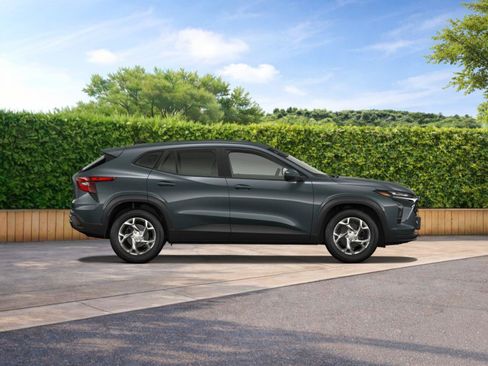 New 2026 Chevrolet Trax LS w/ LS Convenience Package FWD image 3