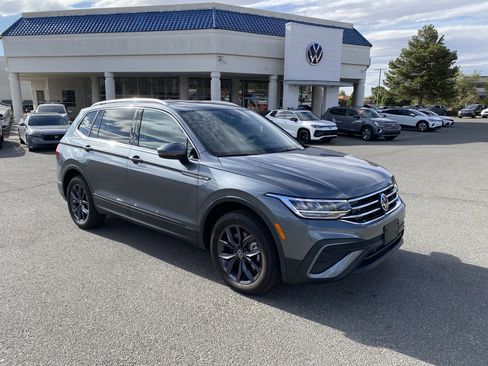 Certified 2023 Volkswagen Tiguan SE FWD image 37