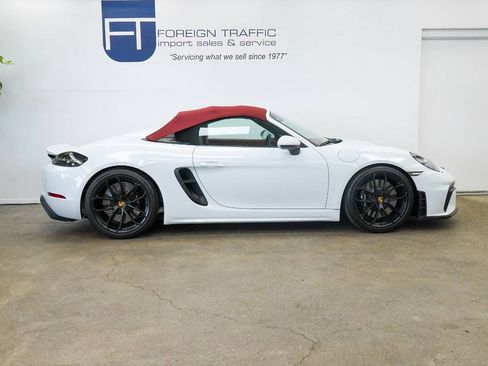 Used 2020 Porsche 718 Boxster Spyder RWD image 17