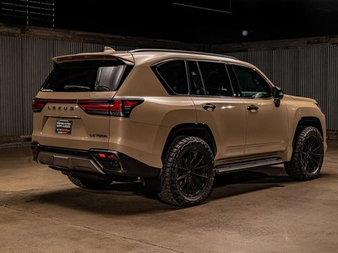 Used 2025 Lexus LX 700h Overtrail AWD/4WD image 8