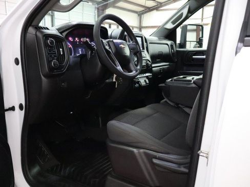 Used 2022 Chevrolet Silverado 2500 Custom w/ Custom Value Package AWD/4WD image 31