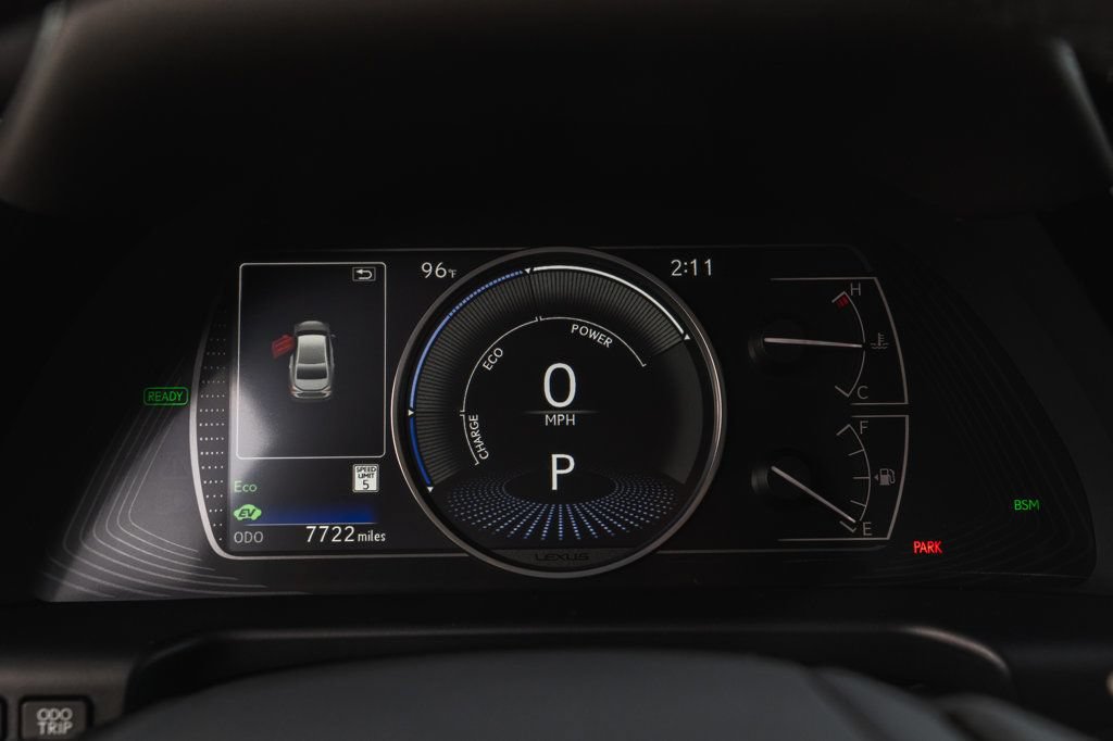 Used 2025 Lexus ES 300h w/ Premium Package FWD image 17
