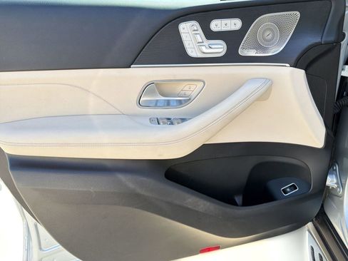 Used 2024 Mercedes-Benz GLS 450 4MATIC image 13