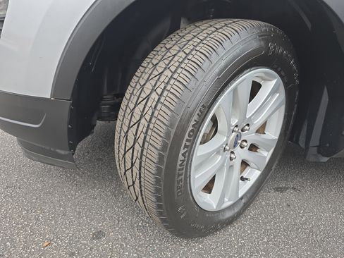 Used 2018 Ford Explorer XLT w/ Equipment Group 202A image 30