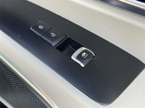 Used 2022 Kia Telluride SX w/ SX Prestige Package image 17