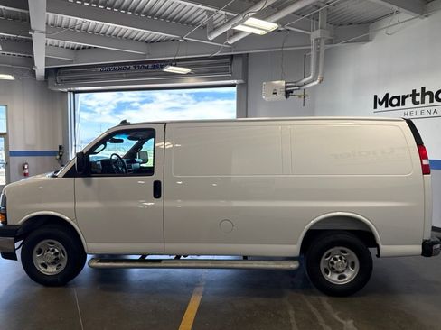Used 2025 Chevrolet Express 2500 w/ Driver Convenience Package RWD image 4