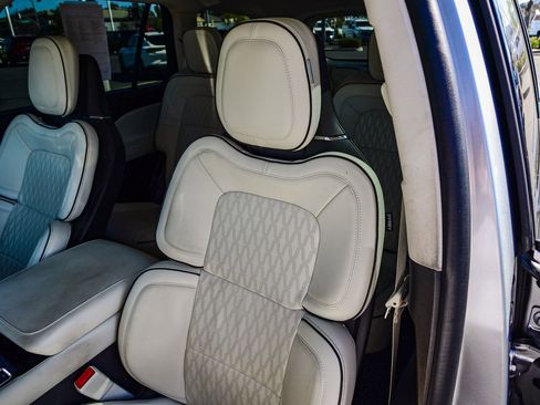 Used 2023 Lincoln Aviator Black Label w/ Jet Package image 23