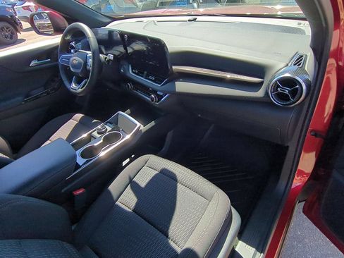 Used 2026 Chevrolet Equinox LT FWD image 28