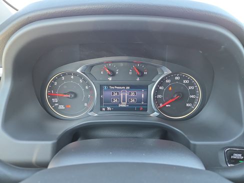 Used 2023 GMC Acadia SLE image 14