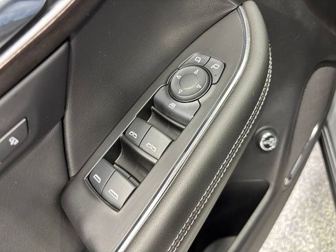 Used 2023 Buick Envision Avenir AWD/4WD image 44