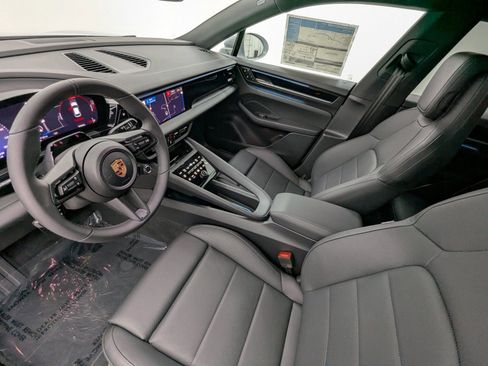 New 2026 Porsche Macan Electric RWD image 4