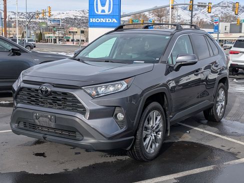 Used 2021 Toyota RAV4 XLE Premium image 10