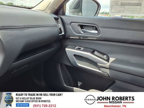New 2026 Nissan Pathfinder SL w/ SL Premium Package FWD image 8