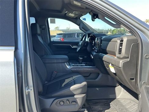 New 2026 GMC Sierra 1500 SLT w/ SLT Premium Plus Package image 32