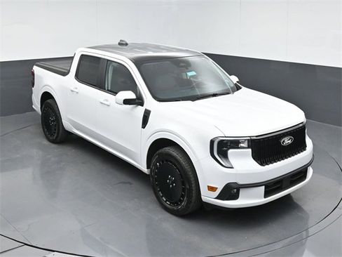 Used 2025 Ford Maverick Lobo image 40
