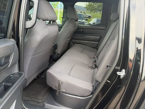 Used 2025 Toyota Tacoma SR5 AWD/4WD image 19