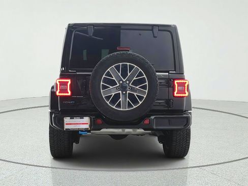 Used 2024 Jeep Wrangler High Altitude AWD/4WD image 6