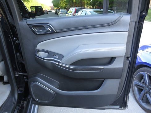 Used 2019 Chevrolet Suburban LT AWD/4WD image 33