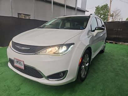 Used 2017 Chrysler Pacifica Limited