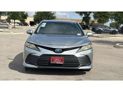 Used 2021 Toyota Camry XLE w/ Cold Weather Package FWD image 2