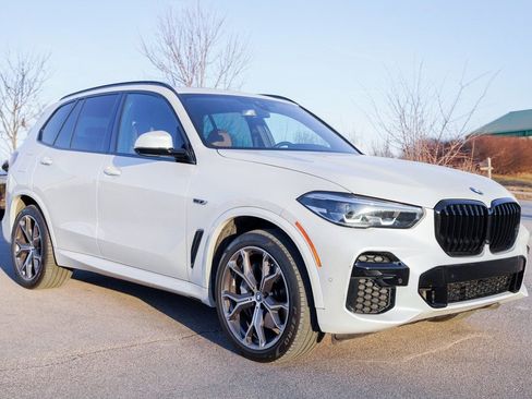 Used 2023 BMW X5 xDrive45e w/ M Sport Package image 11