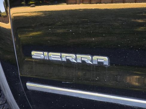 Used 2018 GMC Sierra 1500 SLT AWD/4WD image 13