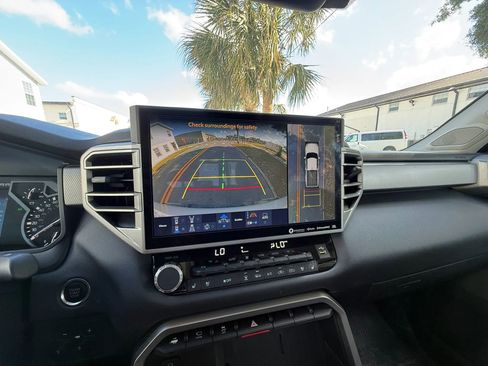 Used 2022 Toyota Tundra Limited AWD/4WD image 12