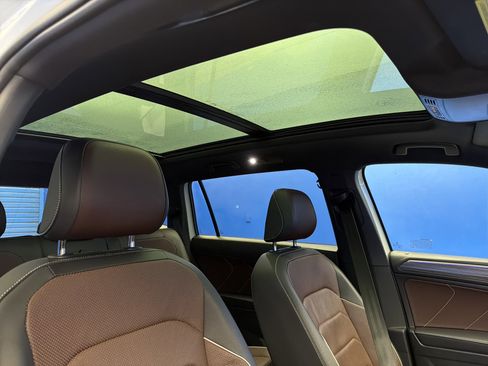 Used 2024 Volkswagen Tiguan SEL R-Line image 26