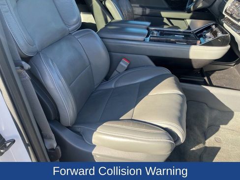 Used 2019 Lincoln Navigator Reserve image 21