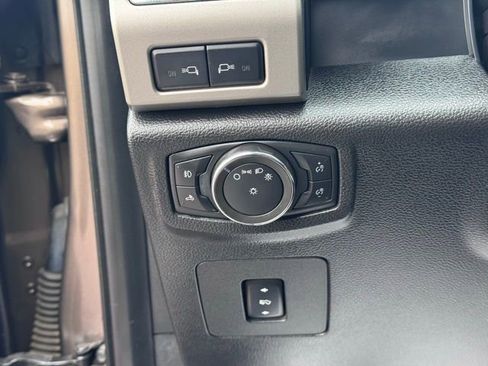 Used 2015 Ford F150 Lariat image 16