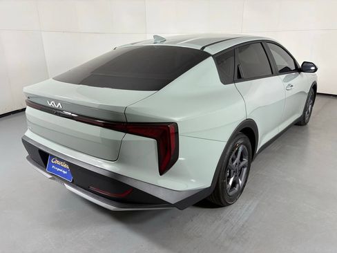 New 2026 Kia K4 FWD image 8