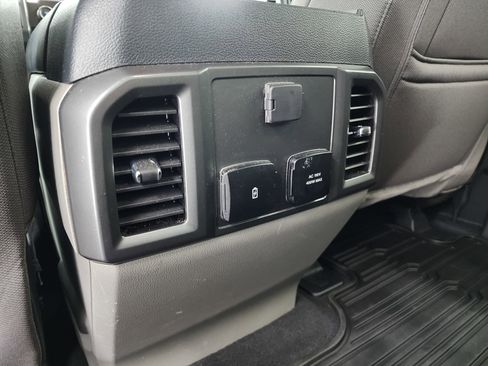 Used 2022 Ford F250 XLT w/ Black Appearance Package image 35