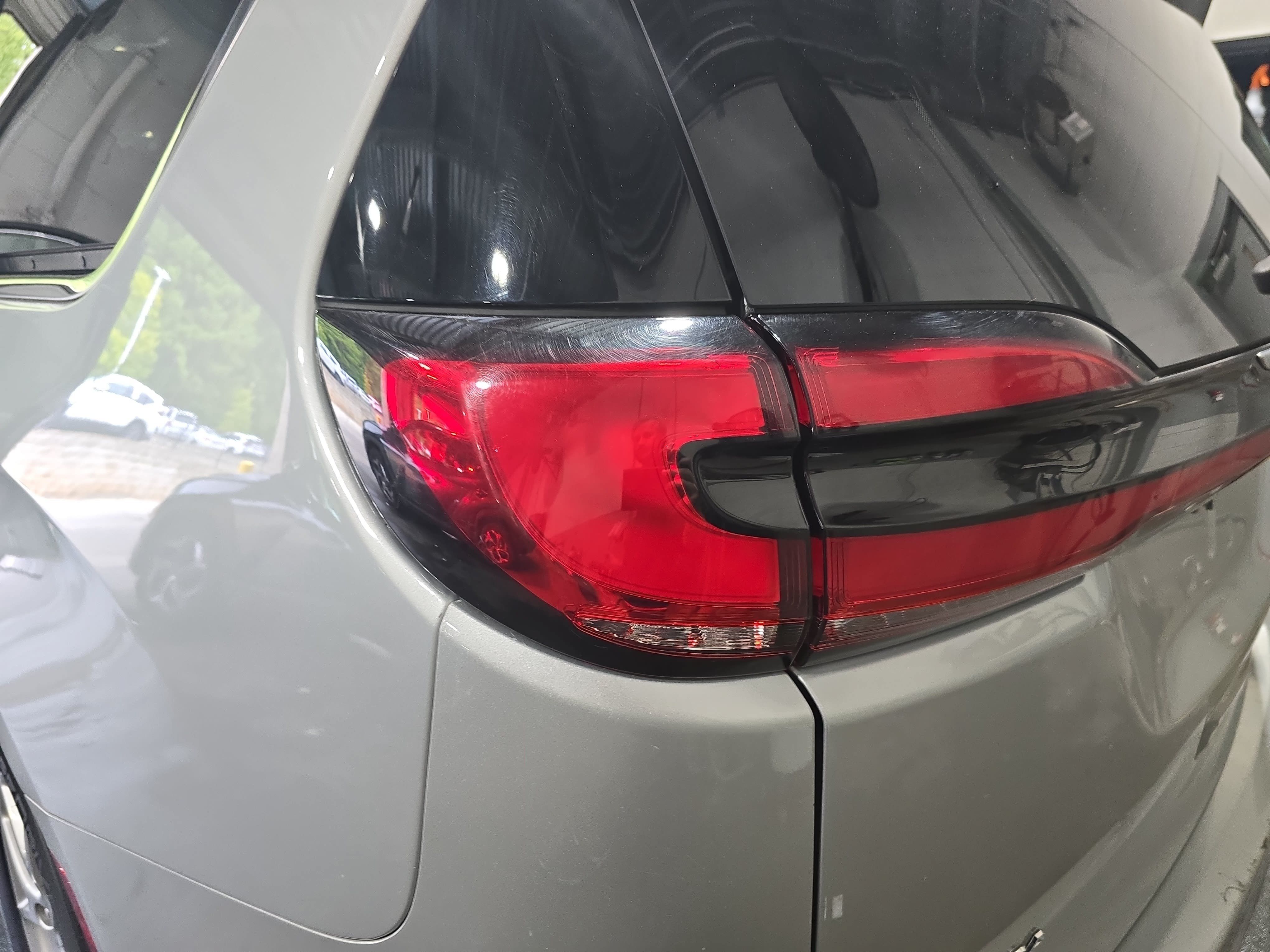 Used 2024 Chrysler Pacifica Touring-L FWD image 34