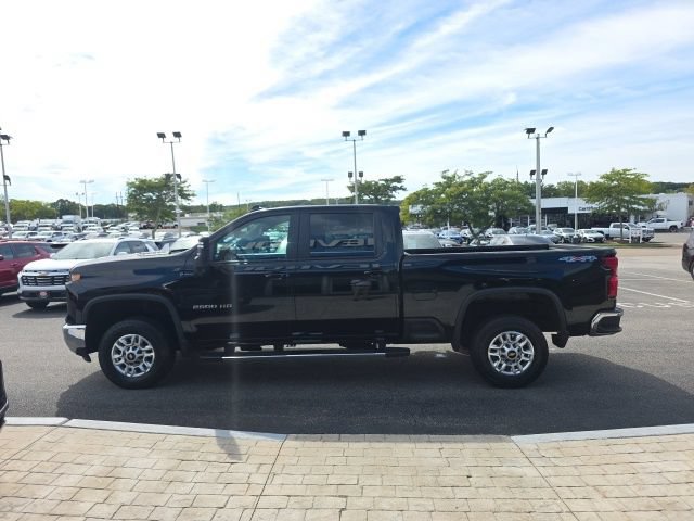 Used 2025 Chevrolet Silverado 2500 LT w/ Convenience Package AWD/4WD image 5