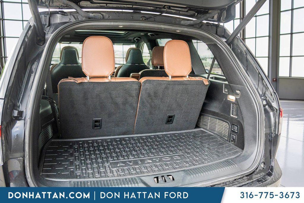 Used 2023 Lincoln Aviator Reserve w/ Equipment Group 201A AWD/4WD image 34