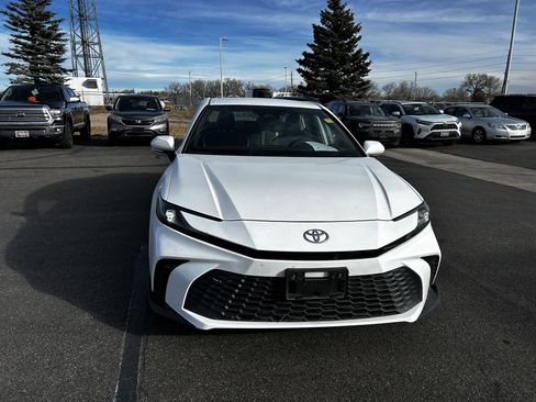 Used 2025 Toyota Camry LE image 8